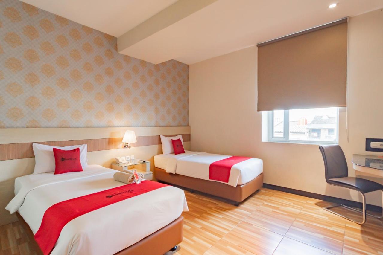Hotel Reddoorz Premium Near Bandung Station Extérieur photo
