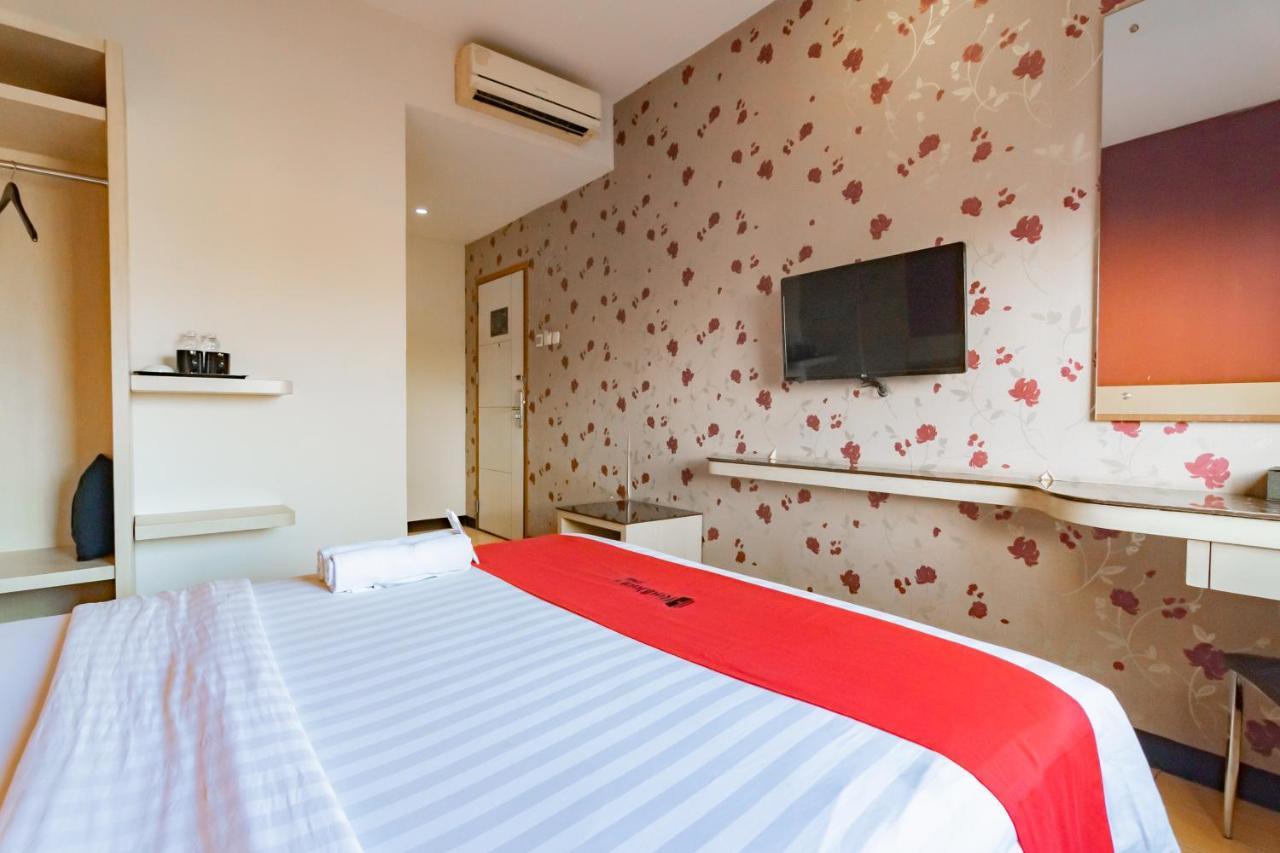 Hotel Reddoorz Premium Near Bandung Station Extérieur photo
