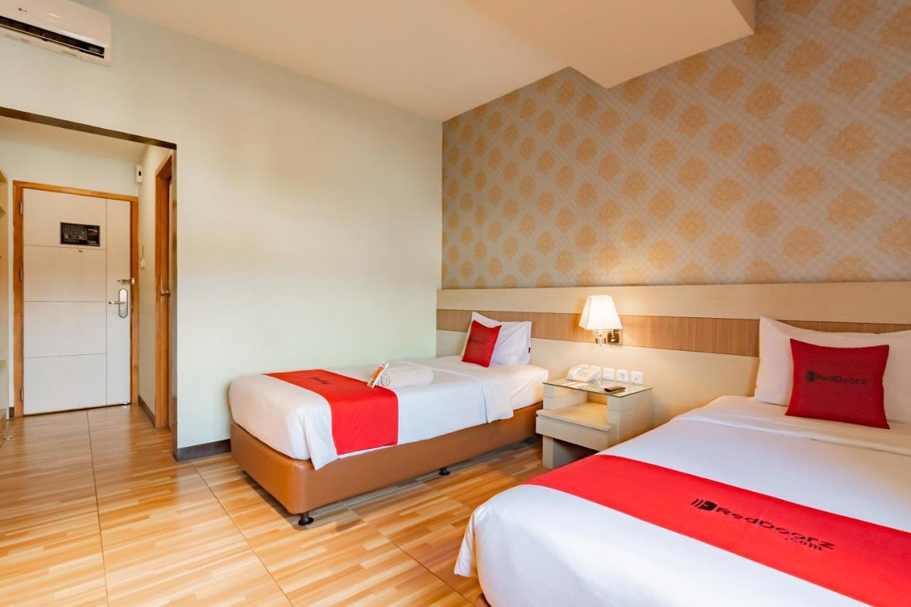 Hotel Reddoorz Premium Near Bandung Station Extérieur photo