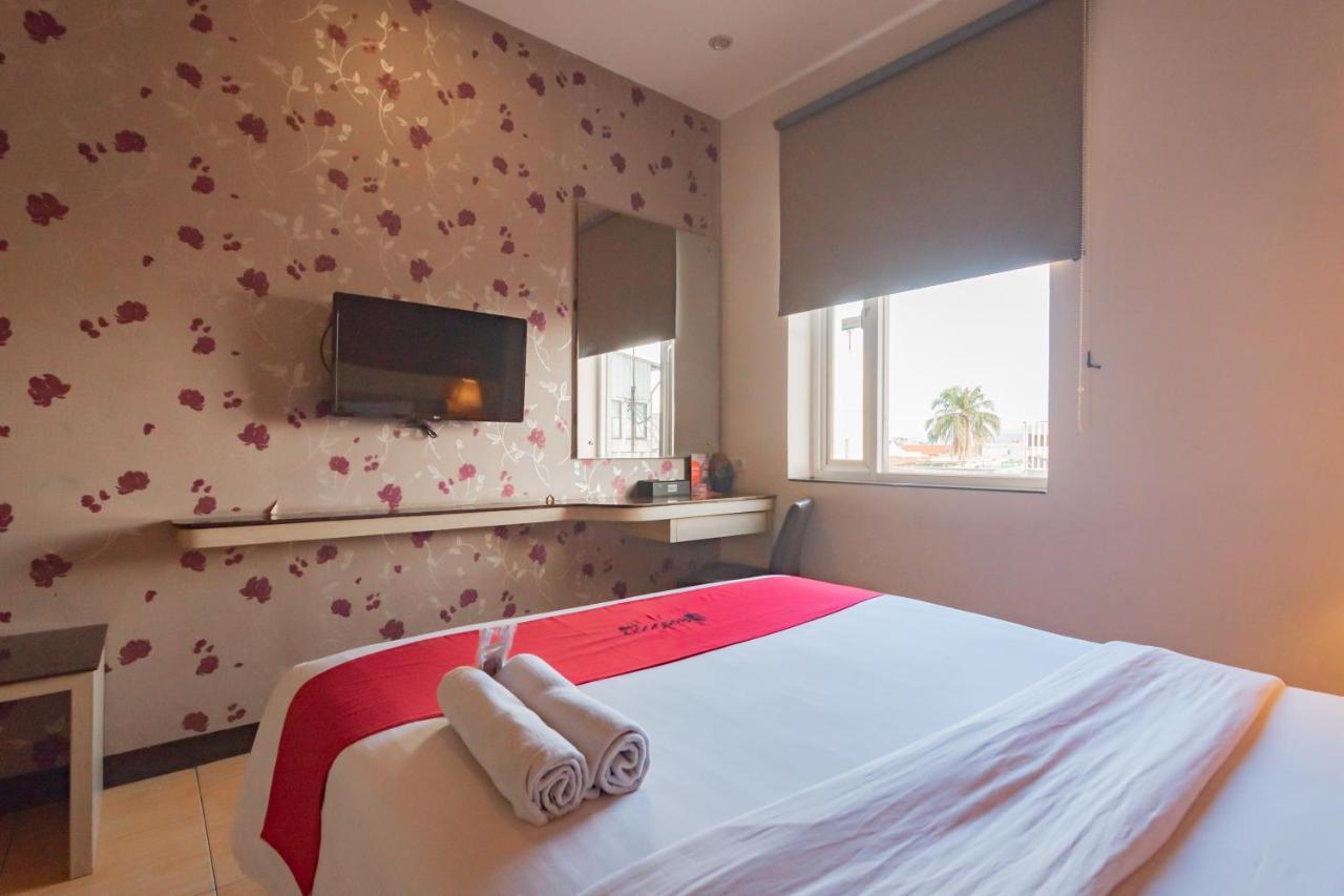 Hotel Reddoorz Premium Near Bandung Station Extérieur photo